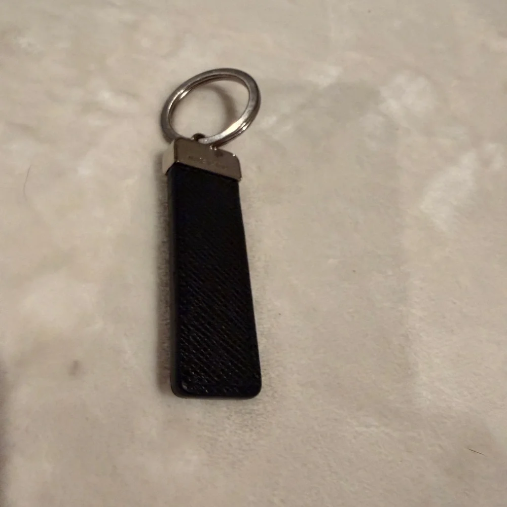 Louis Vuitton Taiga Leather Key Holder Ring Black Silver Tone LV Authentic
